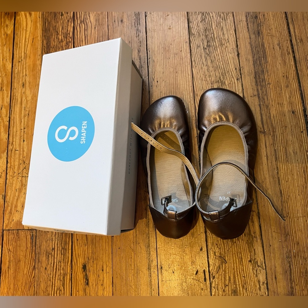 Shapen Tulip Bronze barefoot ballet flats